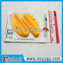 Popular custom plastic toothpaste squeezer for promotion